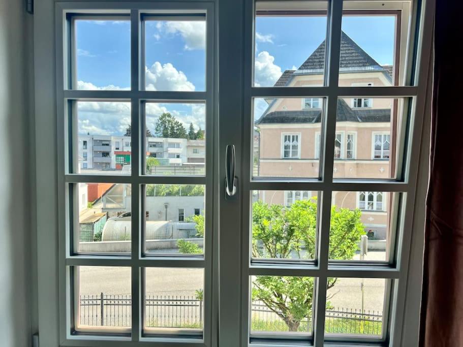 Luxus-Apartment in historischer Villa, Balkon & Lift, Nähe Therme Bad Hall