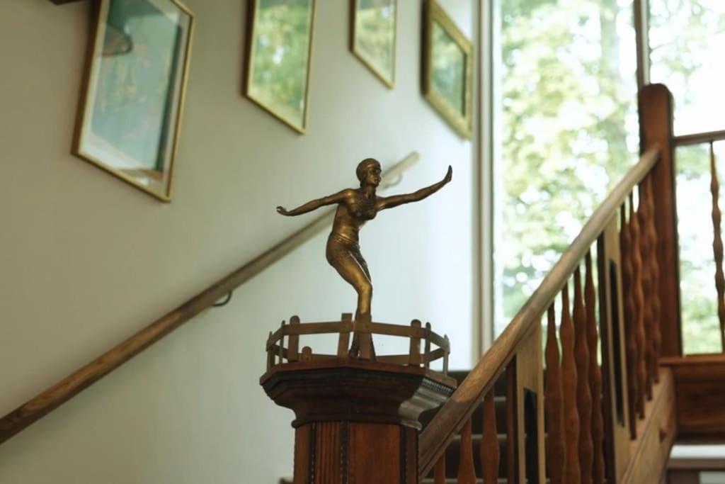 Luxus-Apartment in historischer Villa, Balkon & Lift, Nähe Therme Bad Hall
