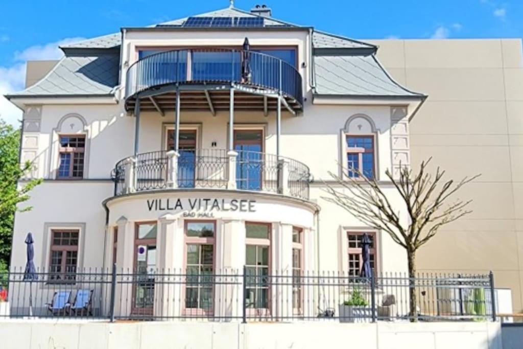 Luxus-Apartment in historischer Villa, Balkon & Lift, Nähe Therme Bad Hall
