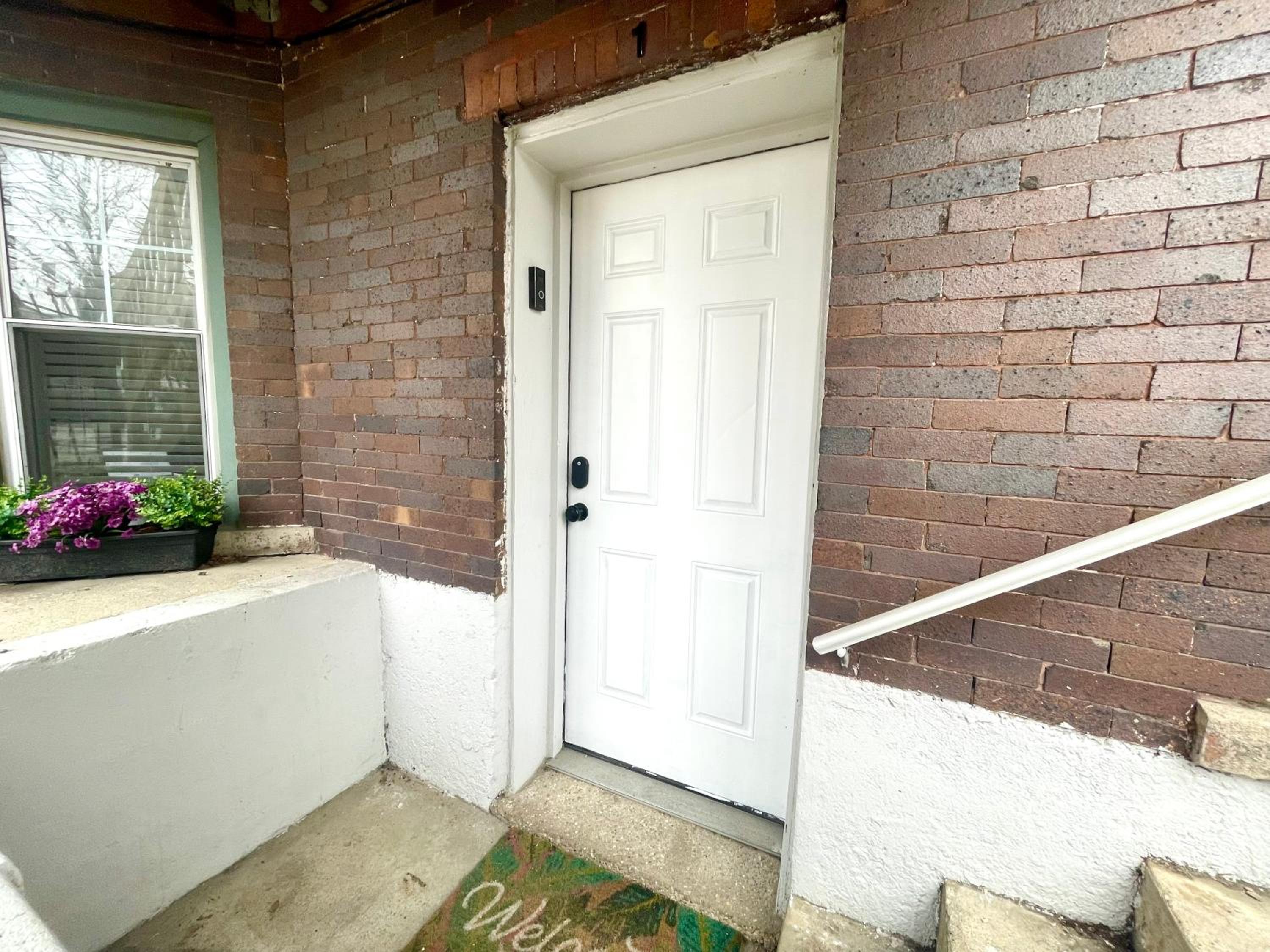 Stylish & Bright Gem Overlooks Lovely Park with Great Amenities view 4