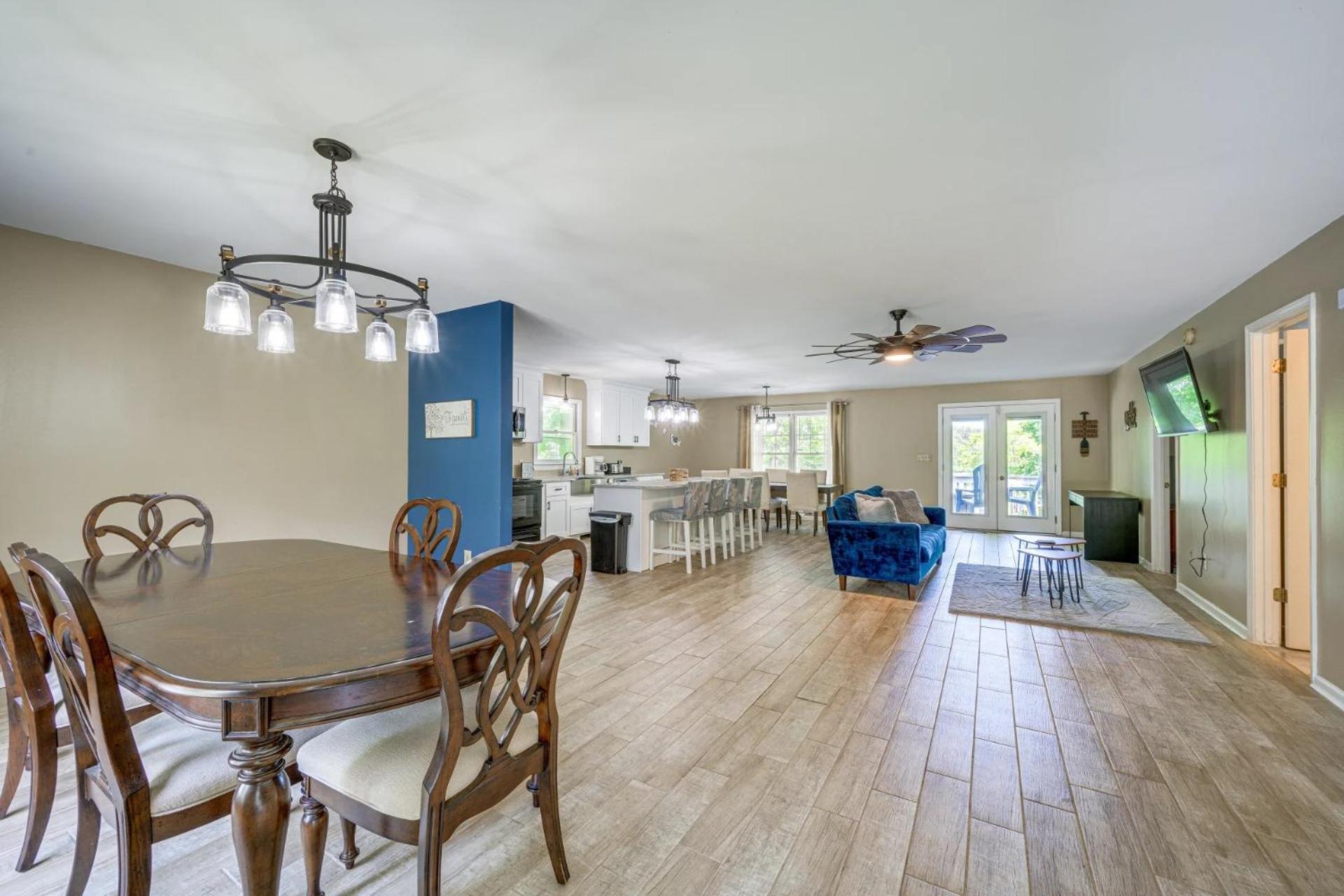 Relax and Unwind at the Lake view 4