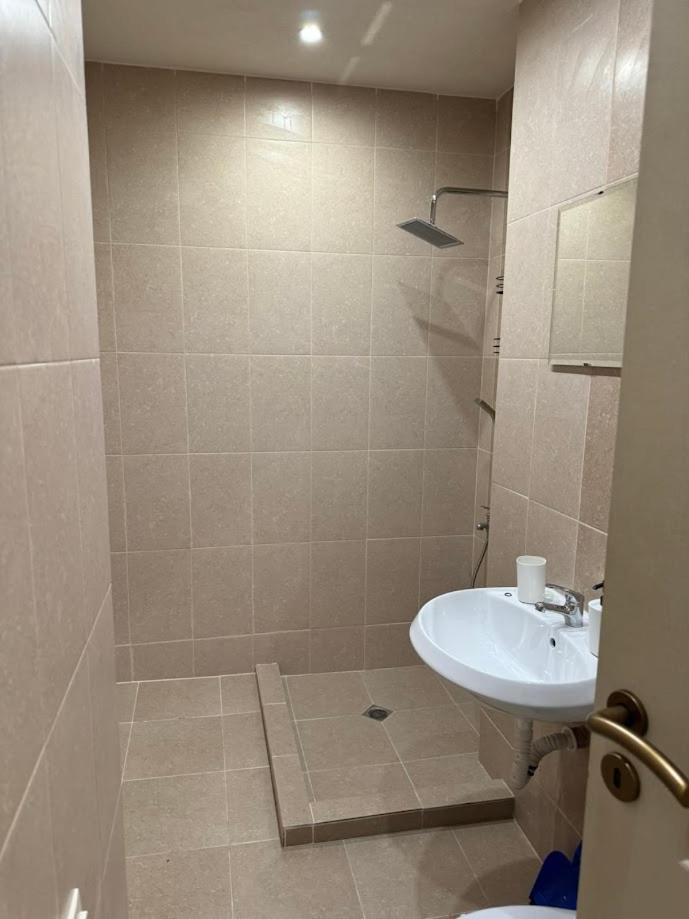 Simple and Affordable Apartment in Bansko with available parking space