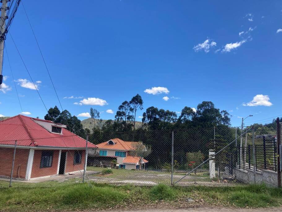 ACOGEDORA Casa de CAMPO