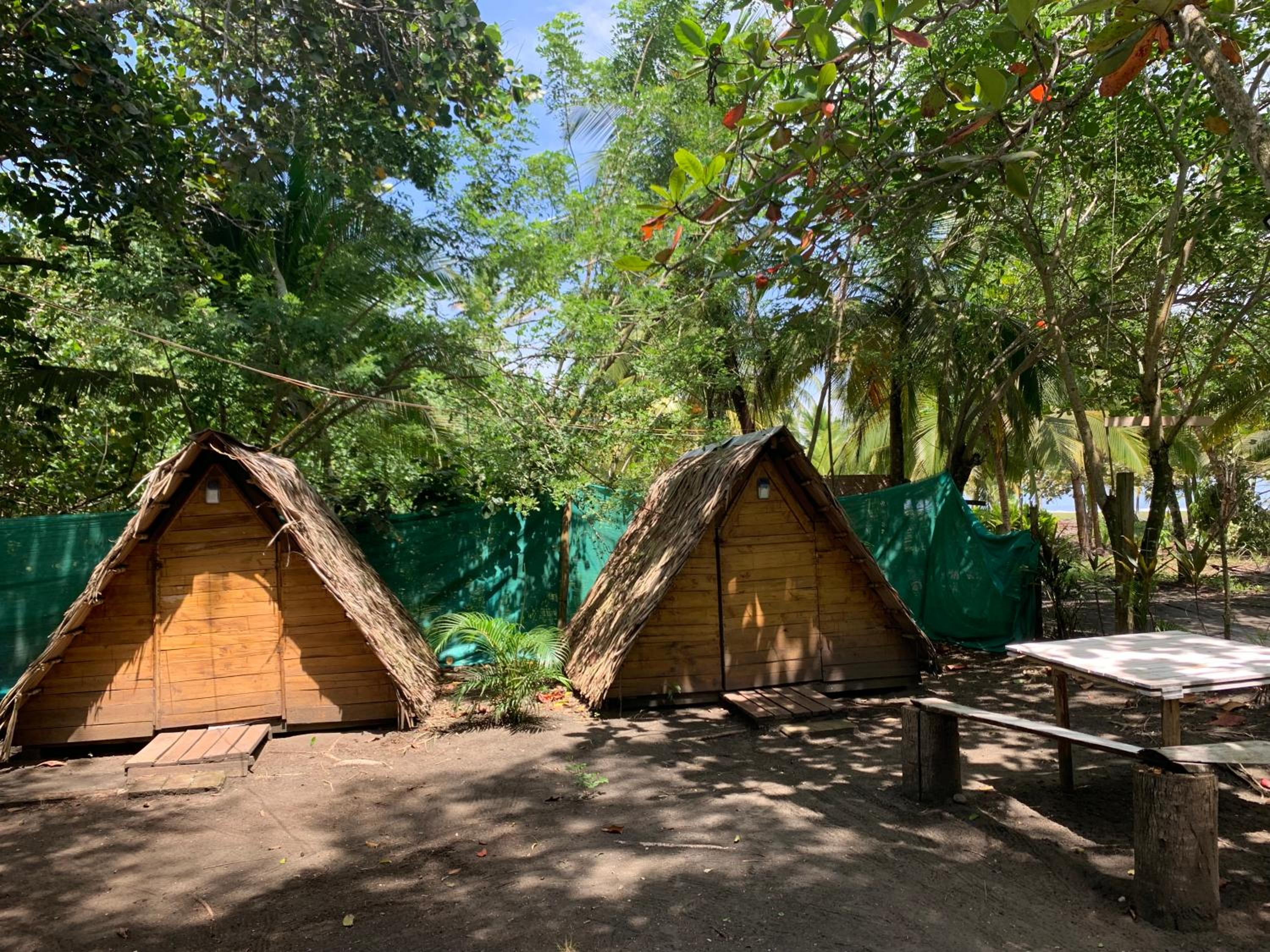 Camping Babsita-TIPI und Hütten und Stellplätze für Zelt und Camper direkt am Meer und See