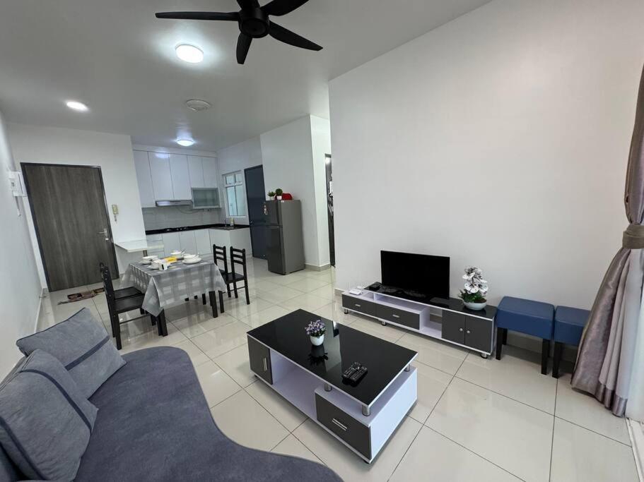 Sunlit Coner Suites