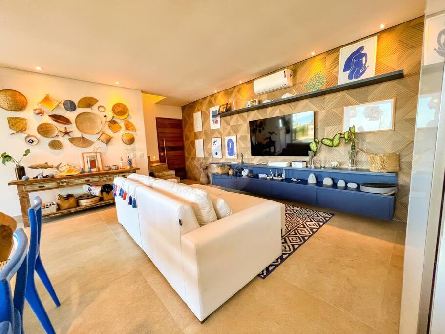 Casa com vista para o mar em Juquehy com 4 suítes, piscina privativa e sauna, 80 mts da praia