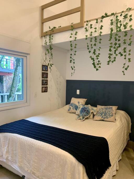 Casa com vista para o mar em Juquehy com 4 suítes, piscina privativa e sauna, 80 mts da praia