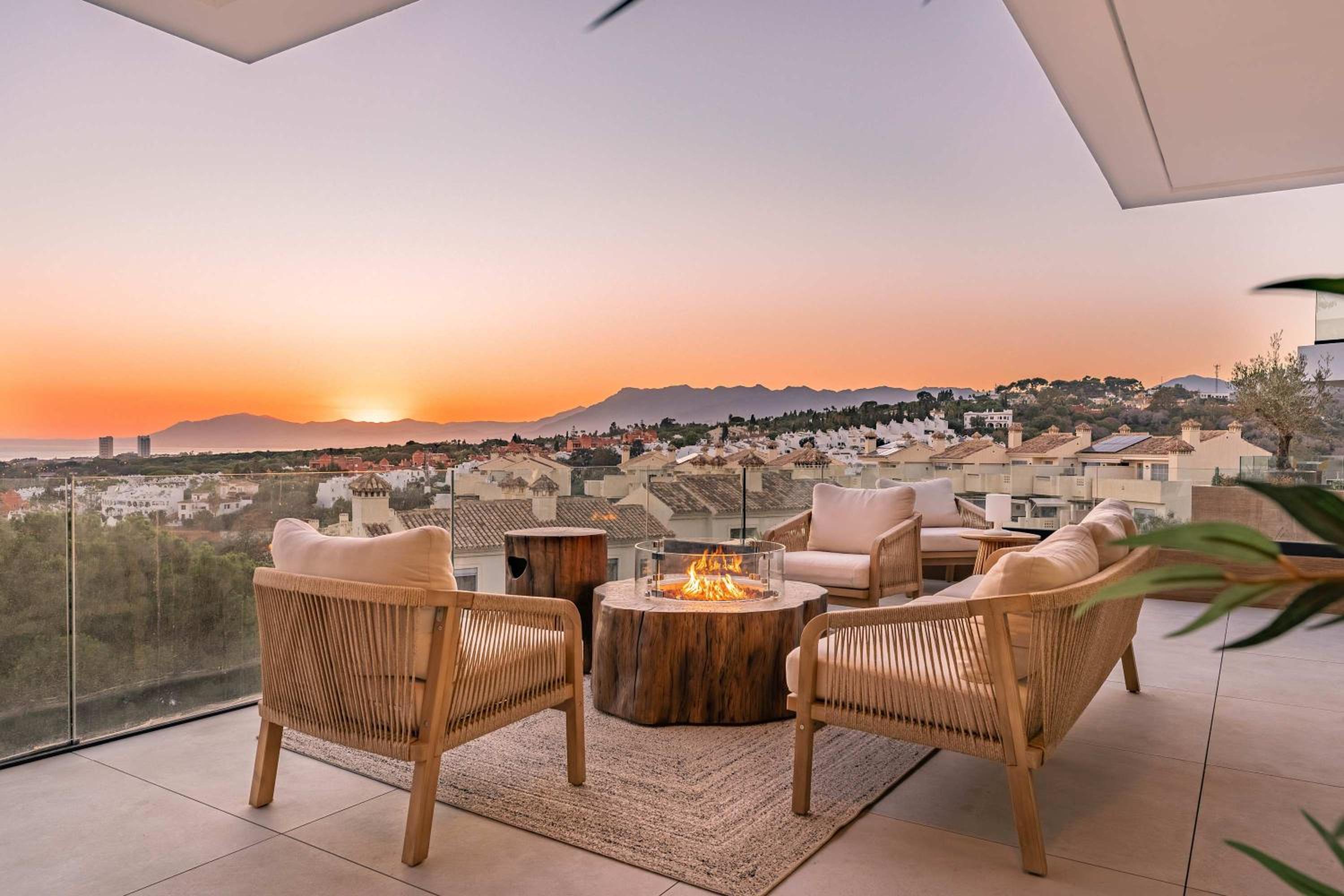 Casa Sol Luxury Rooftop Penthouse Gym Spa Pools