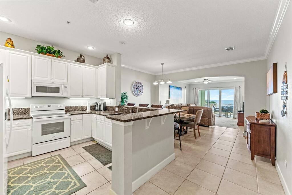 Oceanfront Condo Cinnamon Beach