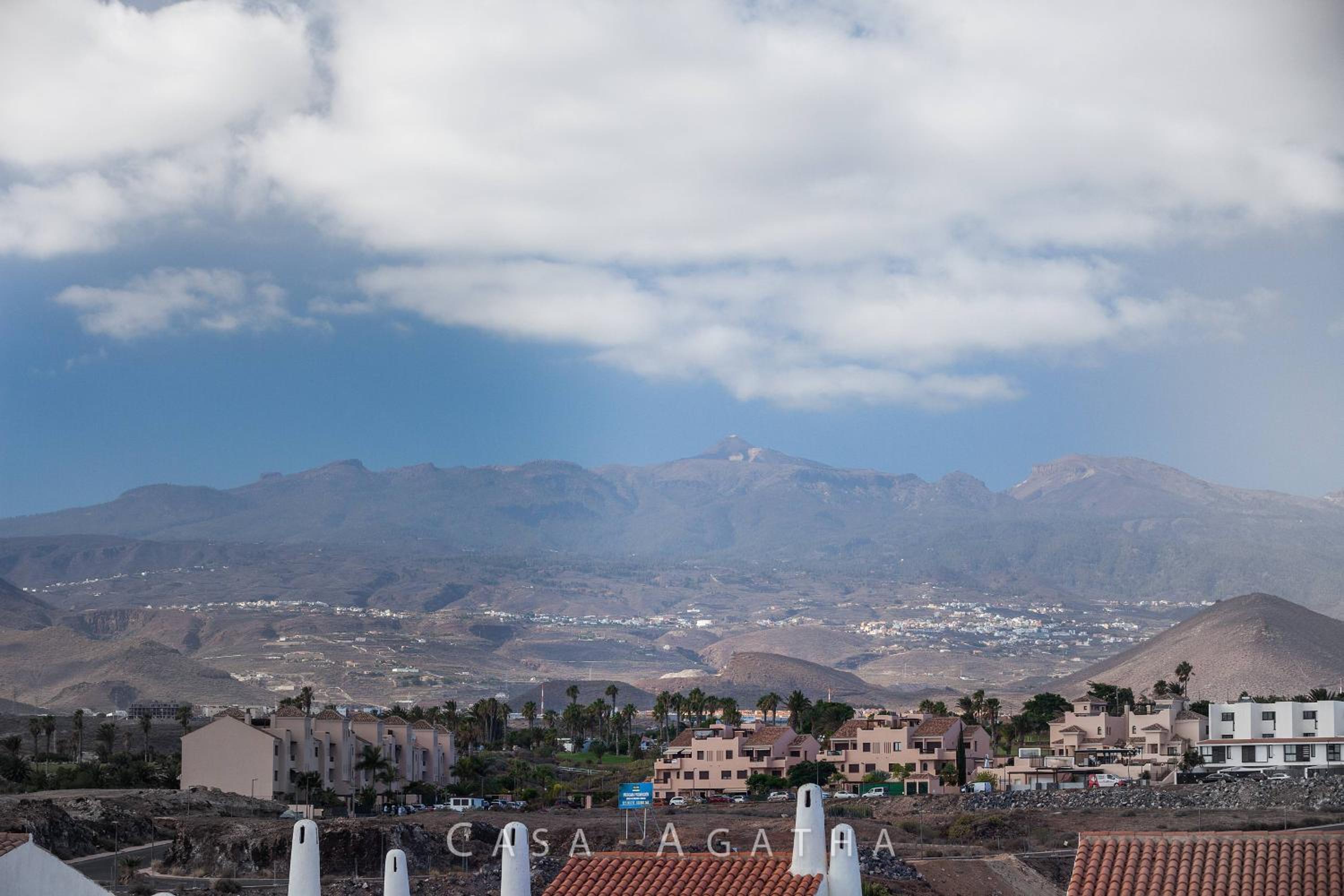 CASA AGATHA - 3 terraces, AC, tv channels, 2 bedrooms & bathrooms, heated pool view 2