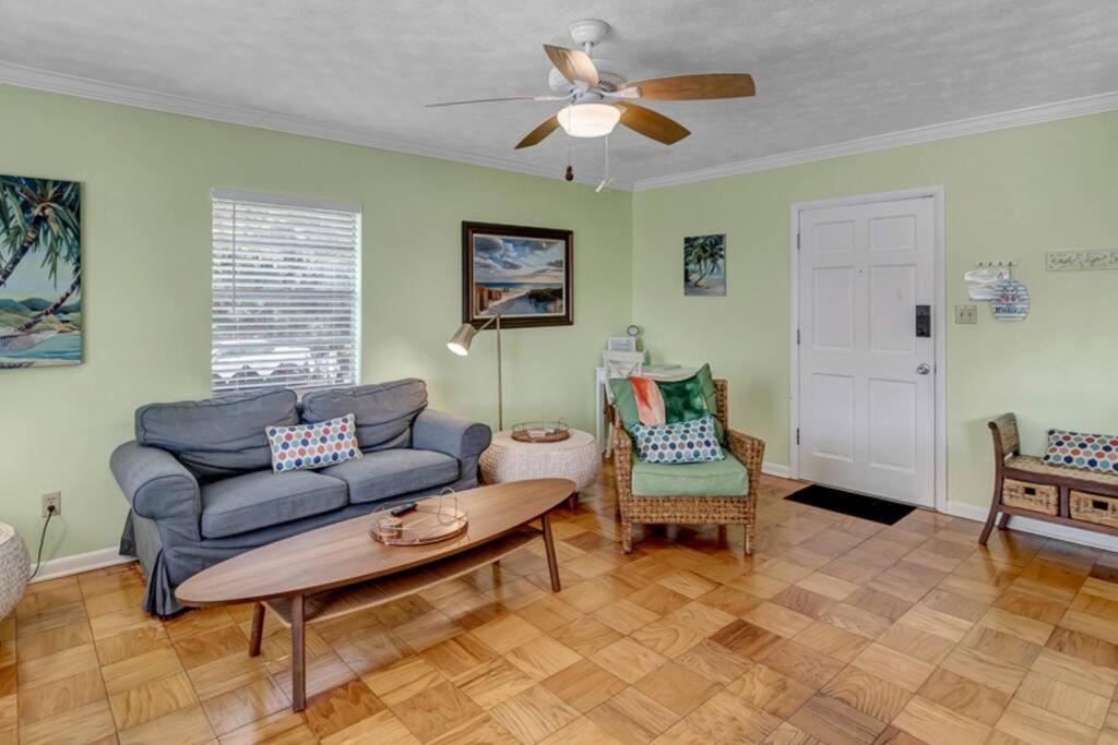 Surfside Beach House Walk2Beach Pet Friendly Family view 3