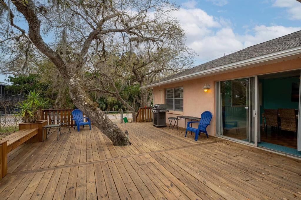 Surfside Beach House Walk2Beach Pet Friendly Family view 5