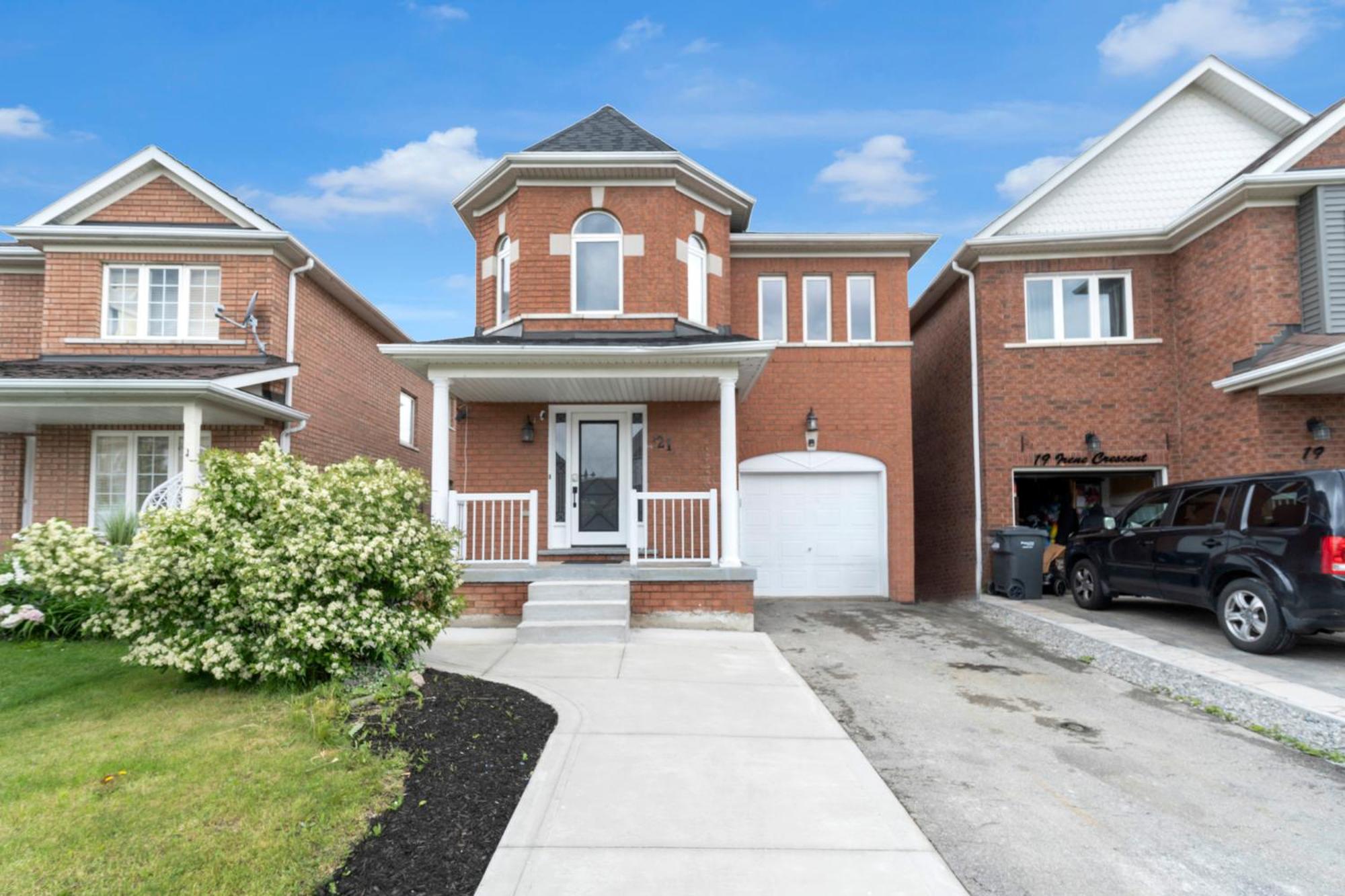 6 Bedroom House with Basement and Balcony