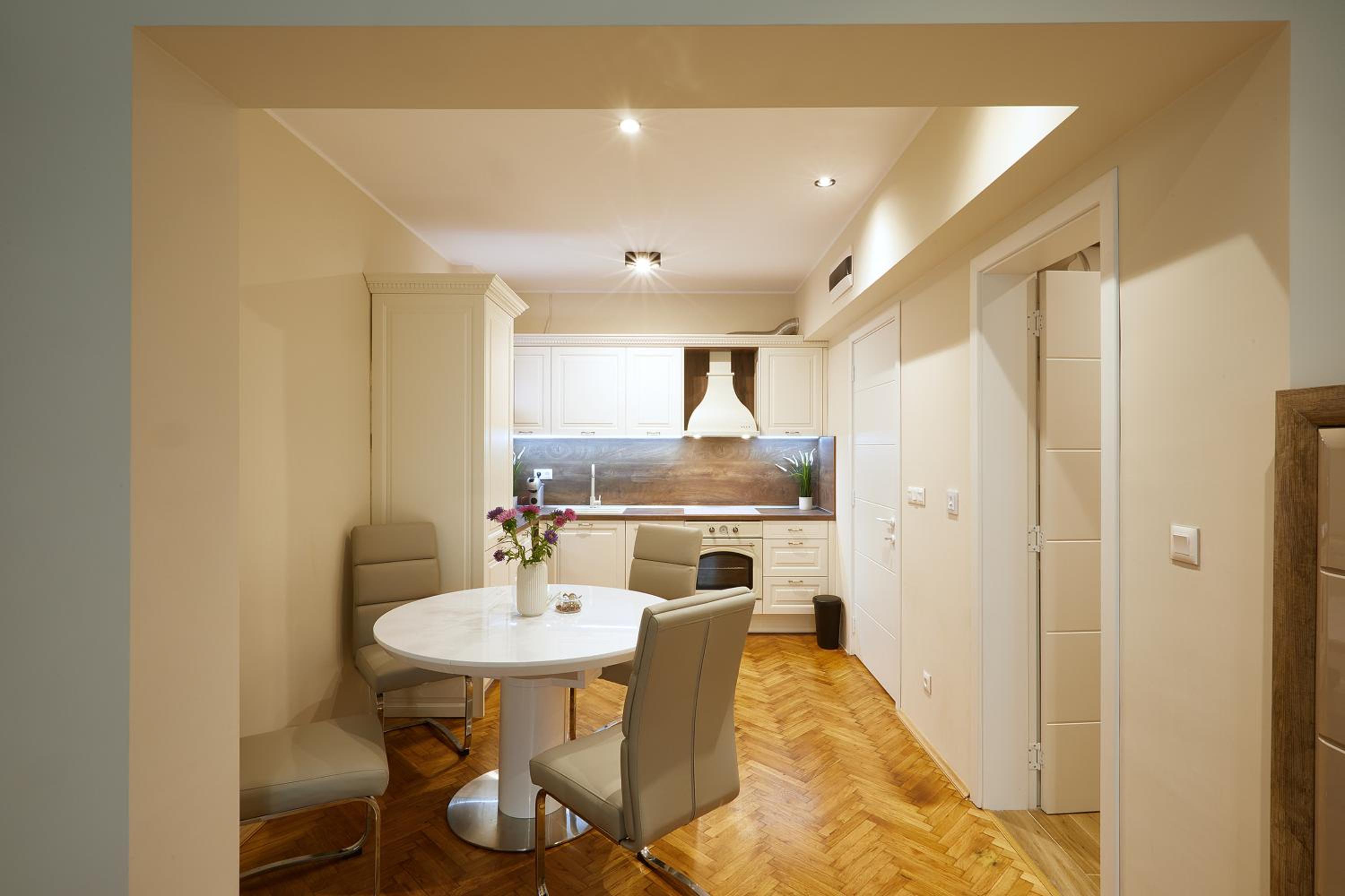 Central Apartment 2