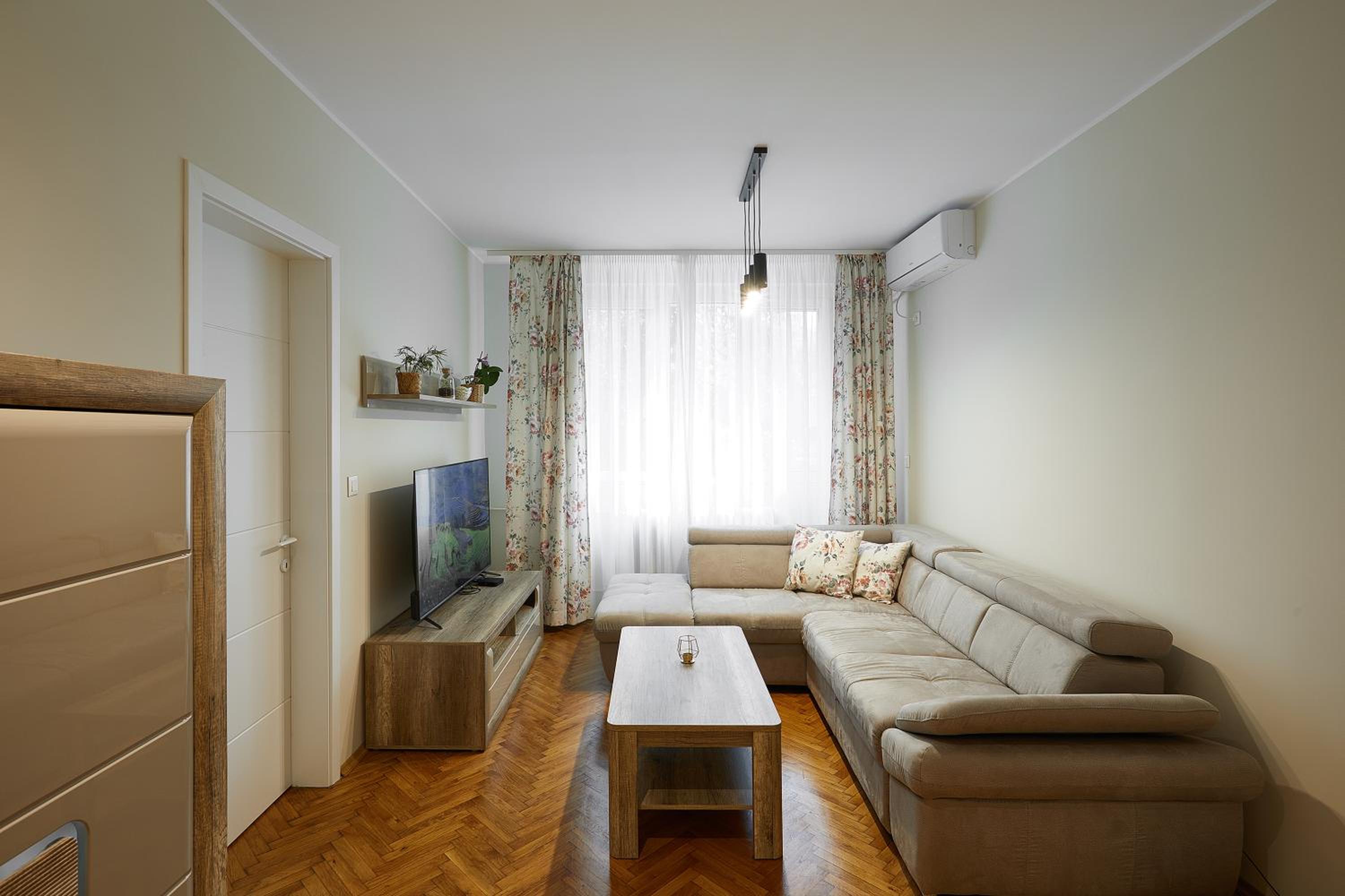 Central Apartment 2