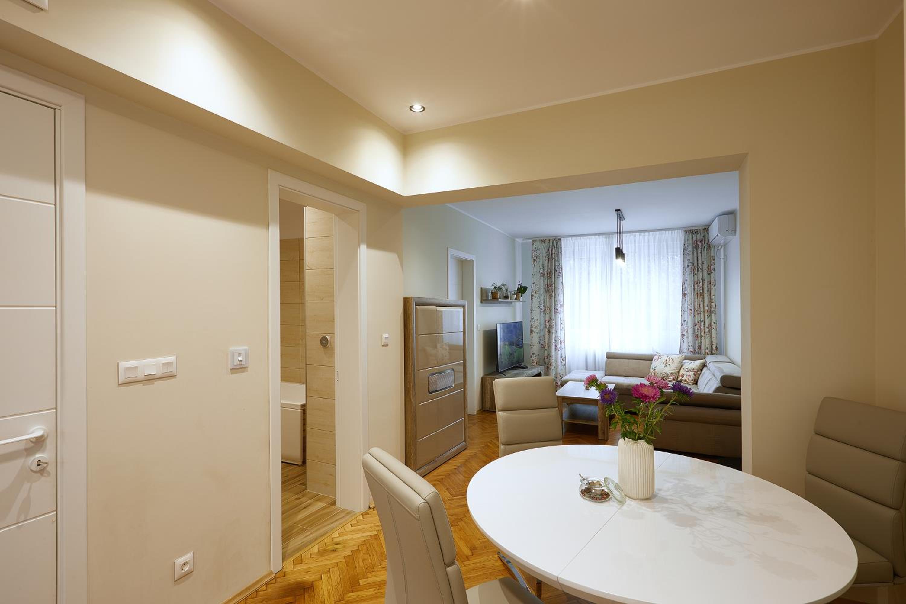 Central Apartment 2