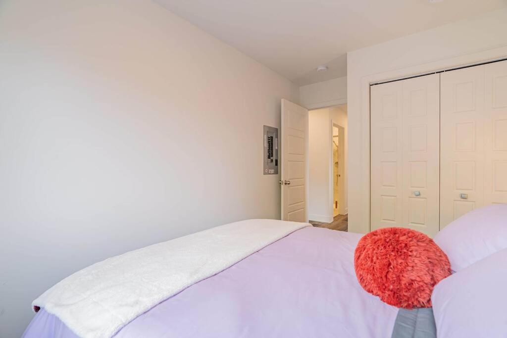 Modern 3BR Escape with 2 FREE Parking Spots