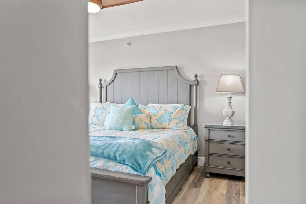 Beachfront Pool Resort Condo with Intracoastal View view 4