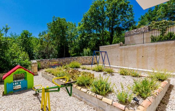Villa Kate - outdoor pool, 4 bedrooms, free parking