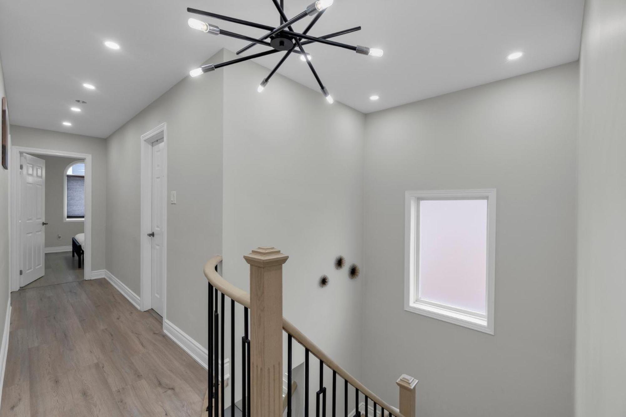 6 Bedroom House with Basement and Balcony