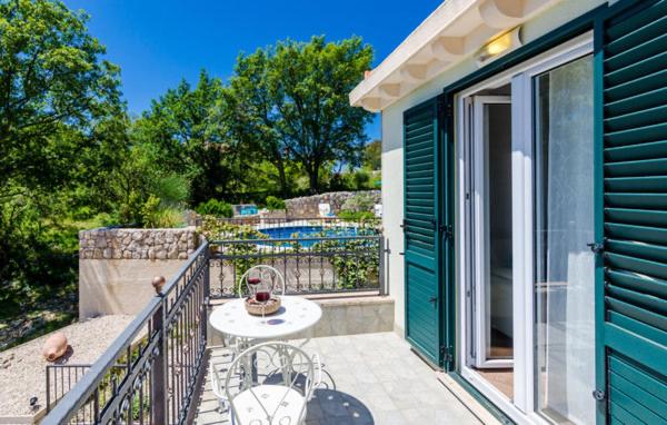 Villa Kate - outdoor pool, 4 bedrooms, free parking