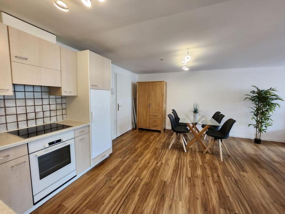 Für 4 Pers neben Talstation Parsennbahn und Bünda Skilift private Dachterrasse