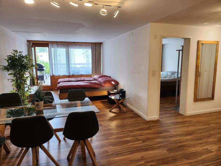 Für 4 Pers neben Talstation Parsennbahn und Bünda Skilift private Dachterrasse