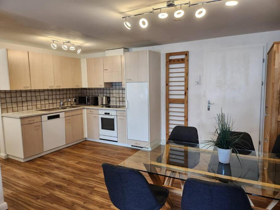Für 4 Pers neben Talstation Parsennbahn und Bünda Skilift private Dachterrasse