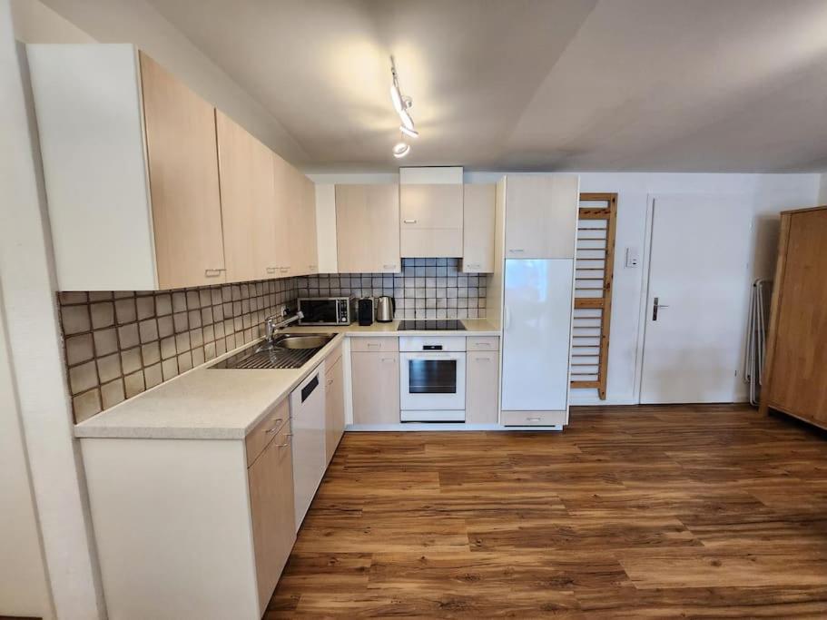 Für 4 Pers neben Talstation Parsennbahn und Bünda Skilift private Dachterrasse