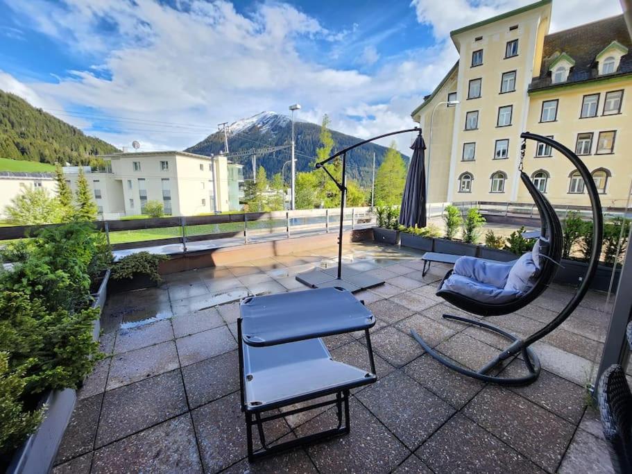 Für 4 Pers neben Talstation Parsennbahn und Bünda Skilift private Dachterrasse