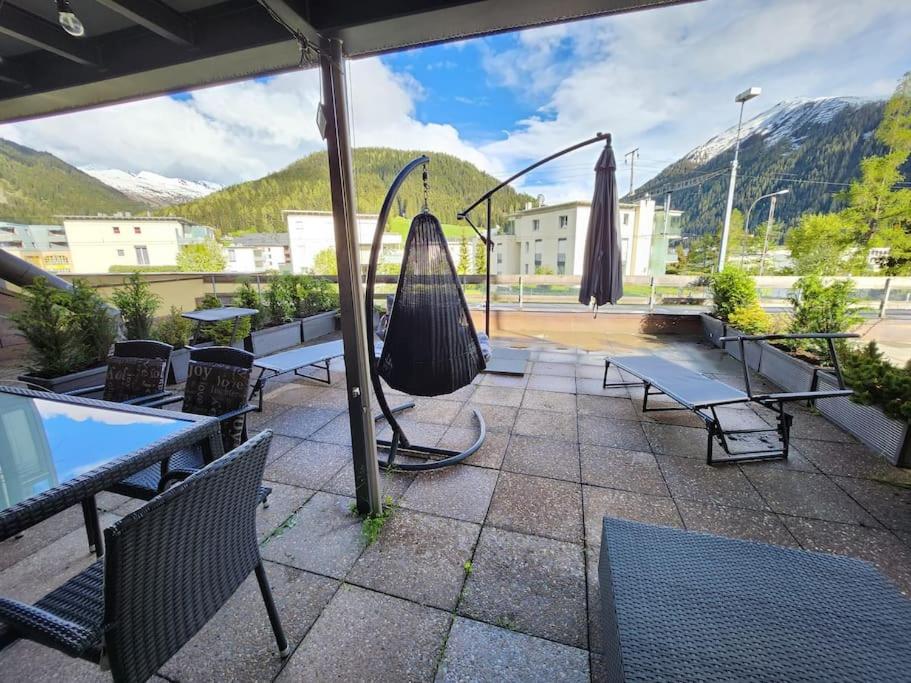 Für 4 Pers neben Talstation Parsennbahn und Bünda Skilift private Dachterrasse