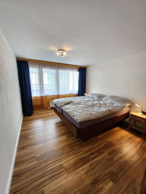 Für 4 Pers neben Talstation Parsennbahn und Bünda Skilift private Dachterrasse