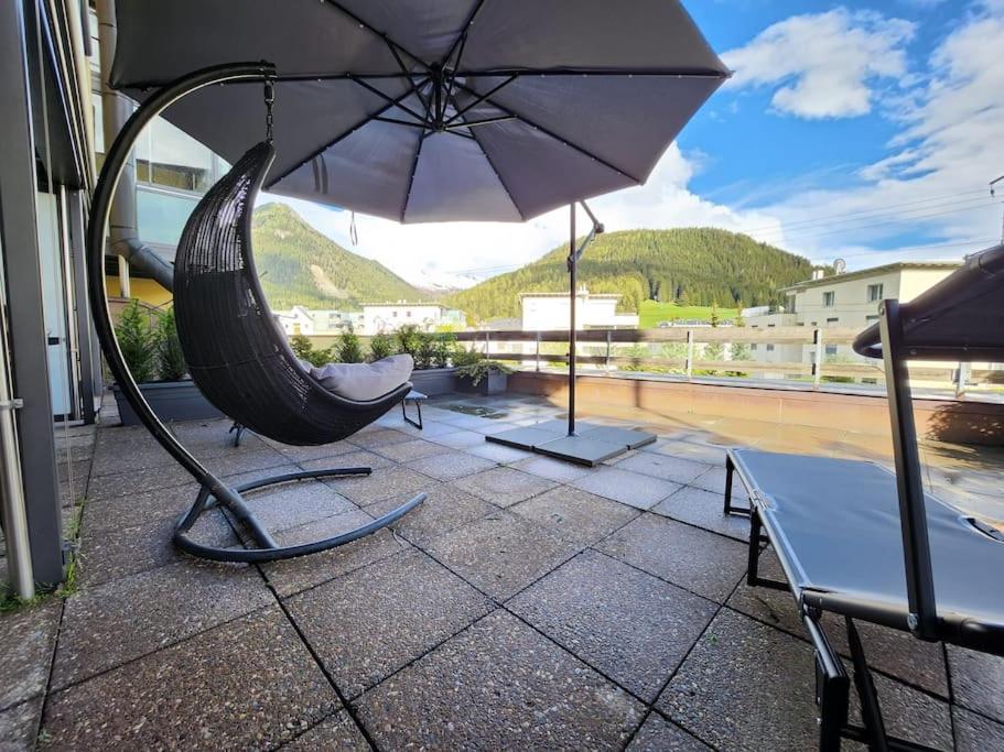 Für 4 Pers neben Talstation Parsennbahn und Bünda Skilift private Dachterrasse
