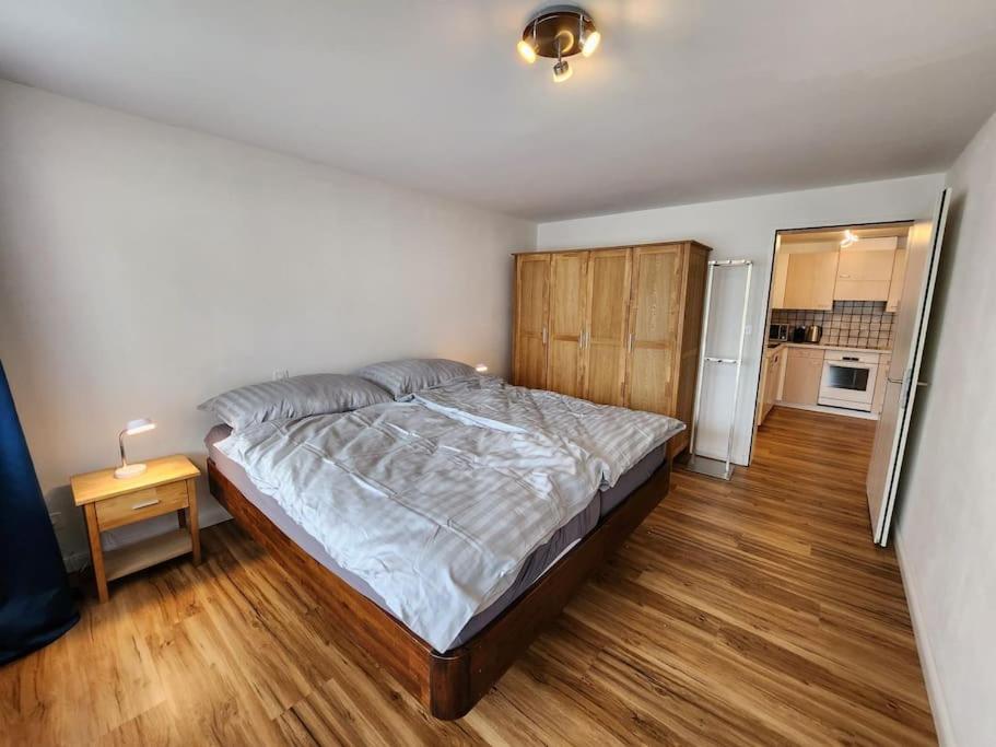 Für 4 Pers neben Talstation Parsennbahn und Bünda Skilift private Dachterrasse
