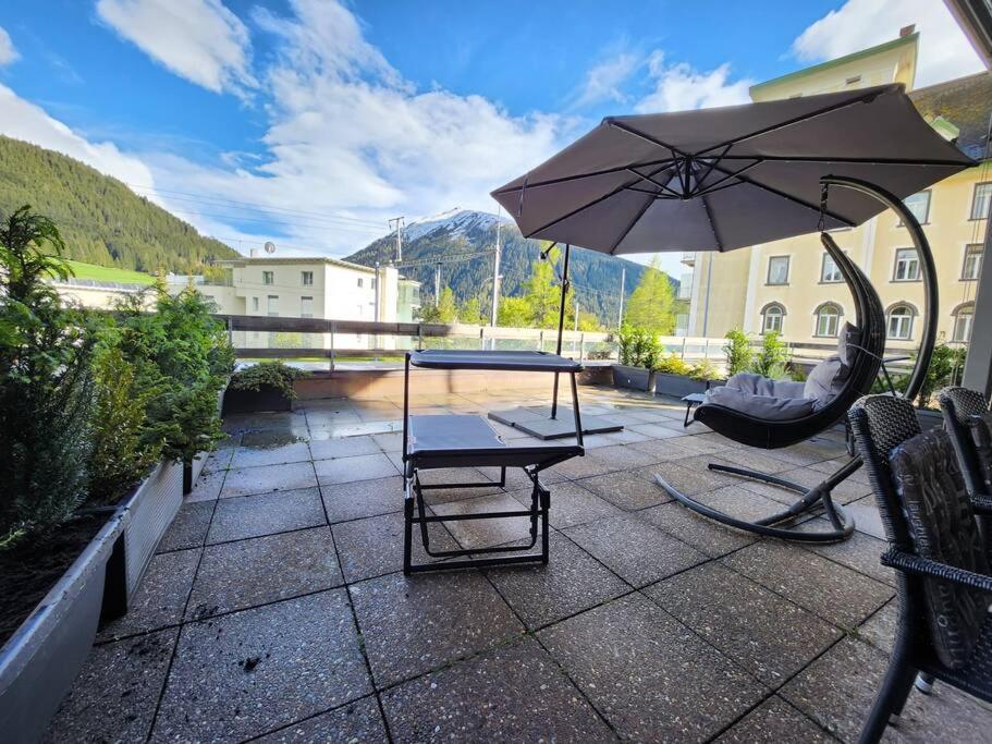 Für 4 Pers neben Talstation Parsennbahn und Bünda Skilift private Dachterrasse