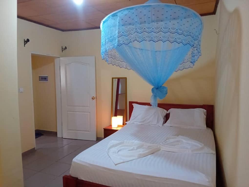 RESIDENCE TCHAMS Chambres meublées situé ANGUISSA