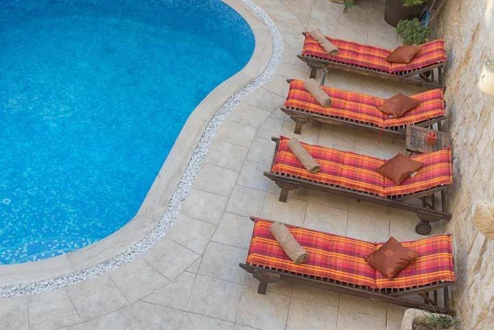 Id-Dwejra House of Character with private pool and Jaccuzi
