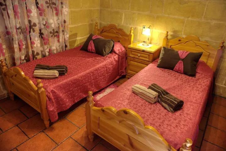 Id-Dwejra House of Character with private pool and Jaccuzi