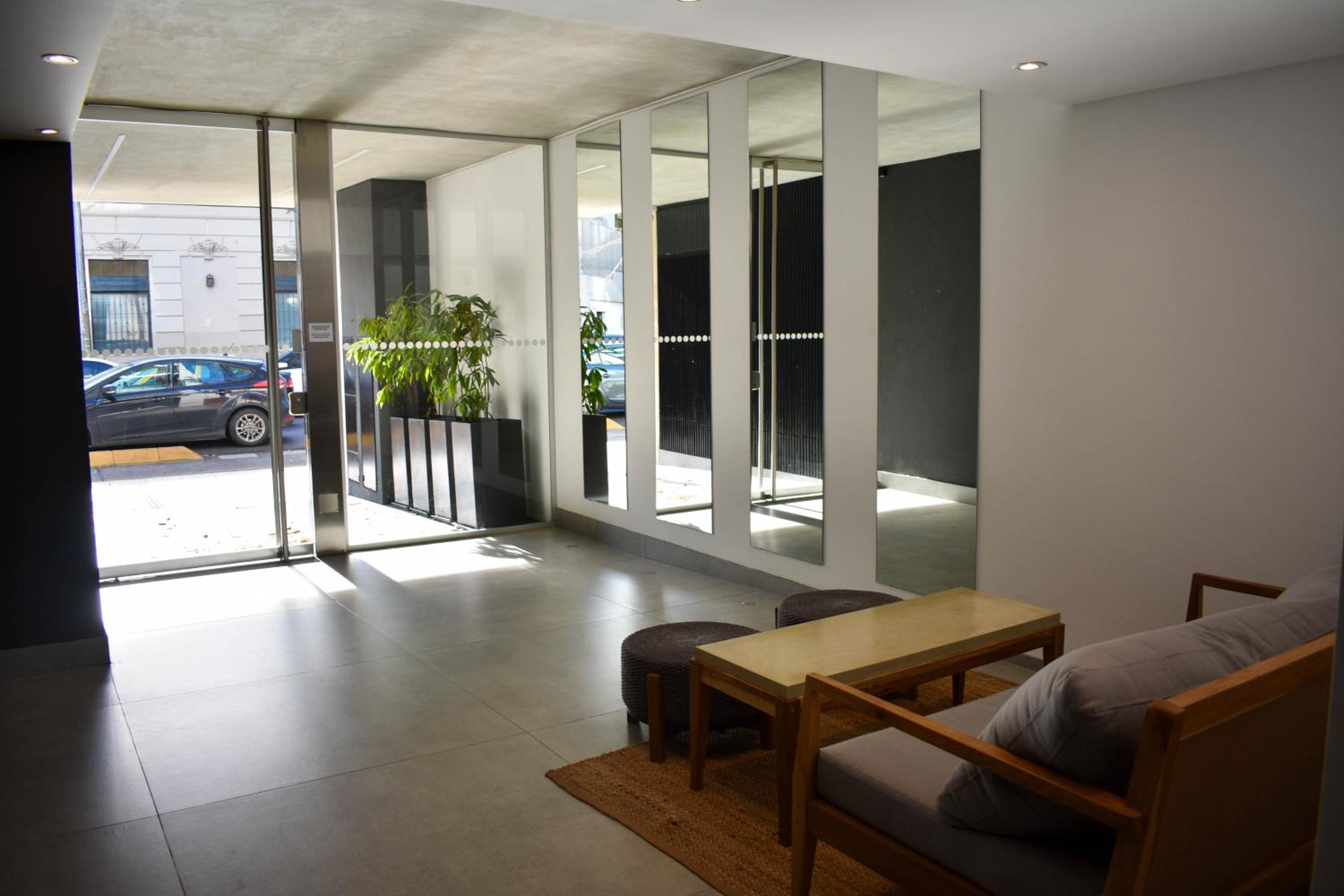 Moderno estudio con terraza y parrilla en Palermo