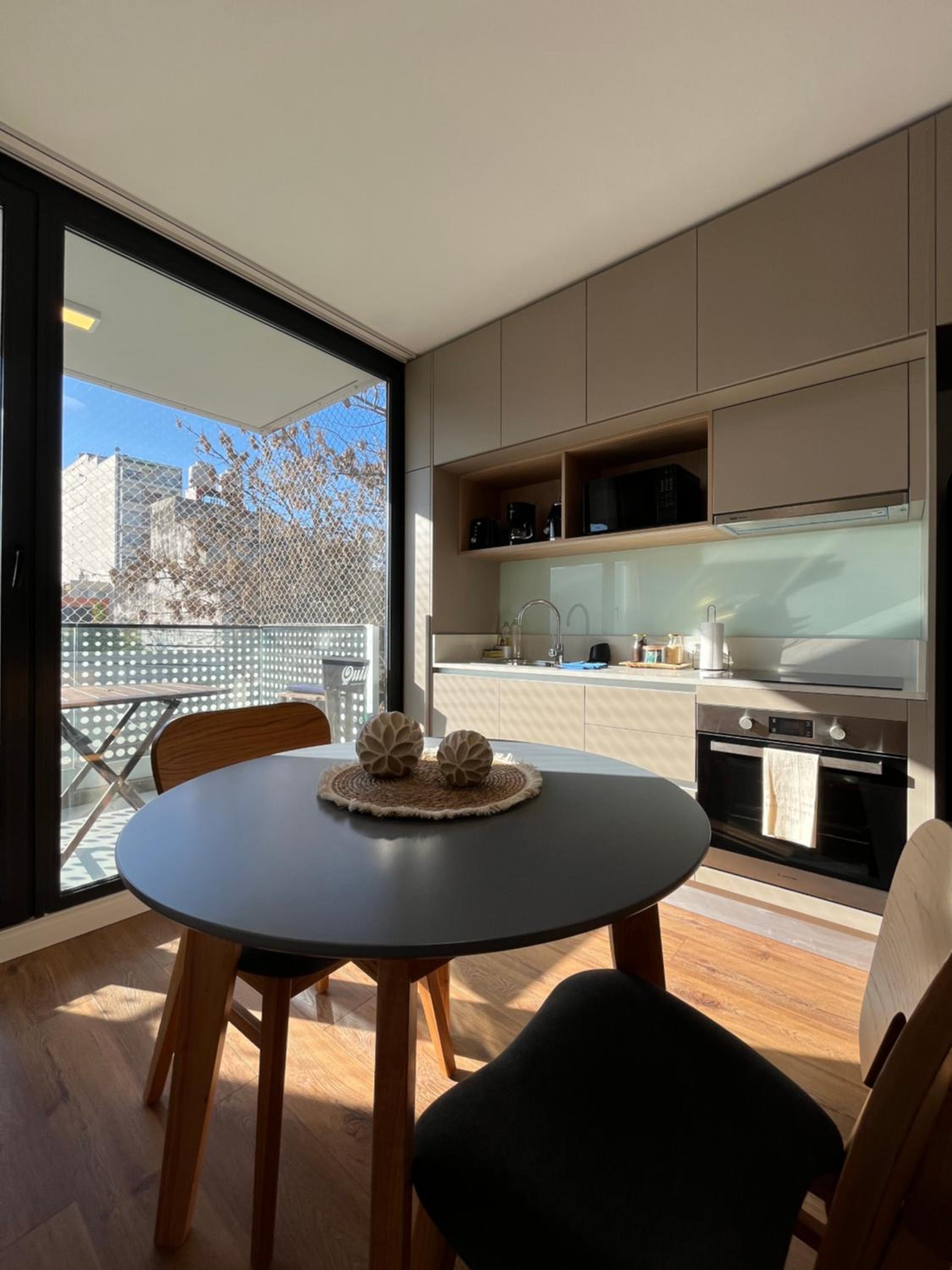 Moderno estudio con terraza y parrilla en Palermo