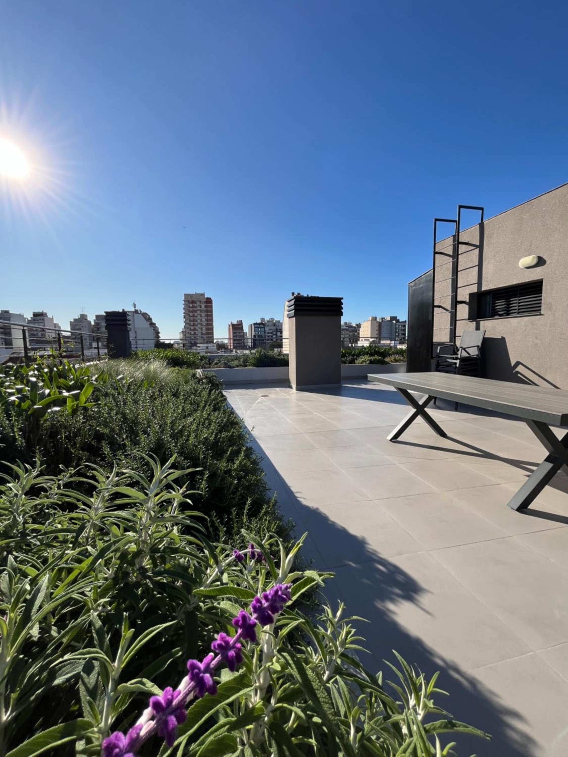 Moderno estudio con terraza y parrilla en Palermo