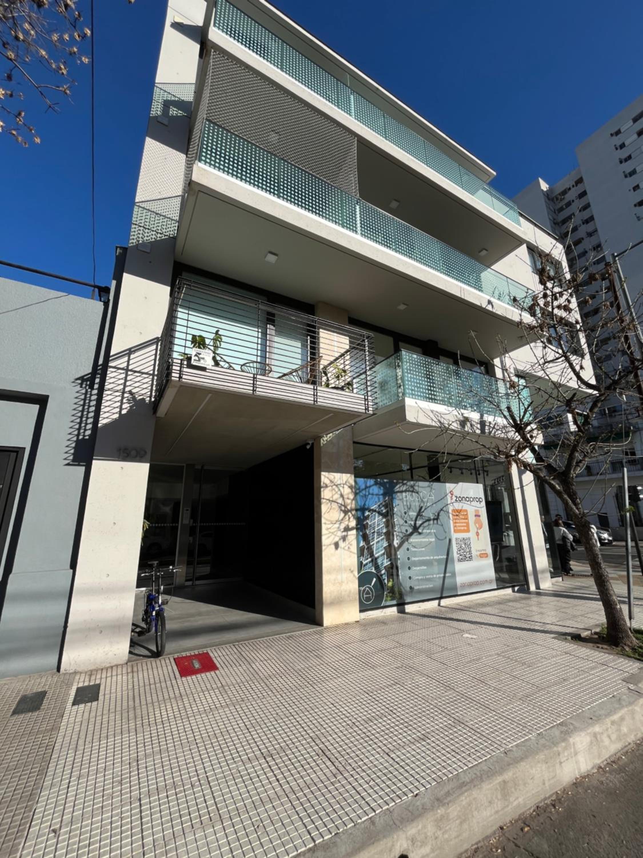Moderno estudio con terraza y parrilla en Palermo
