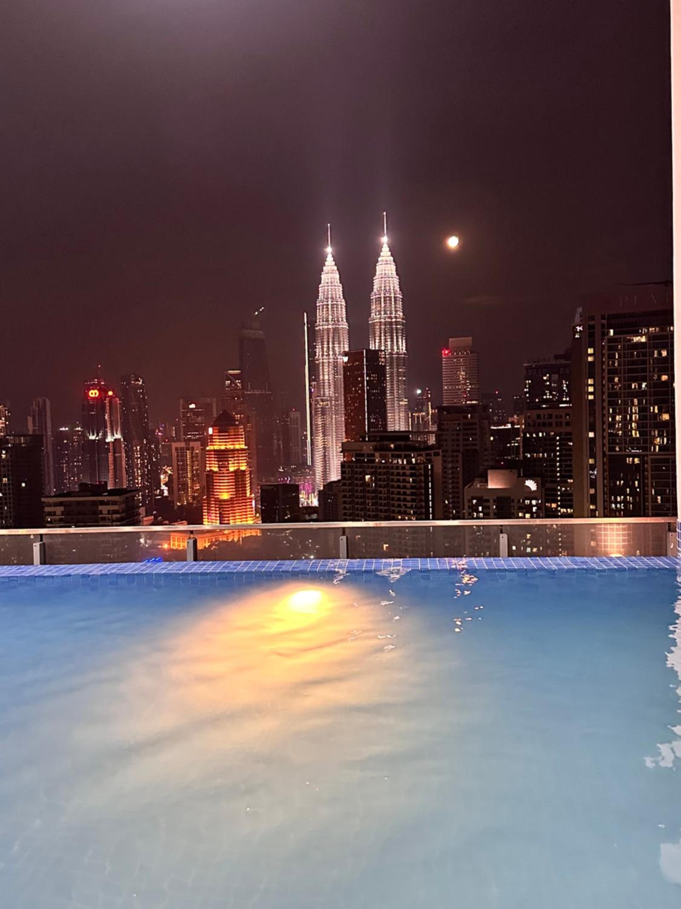 The Colony by Infinitum KLCC Sky Pool Kualalumpur