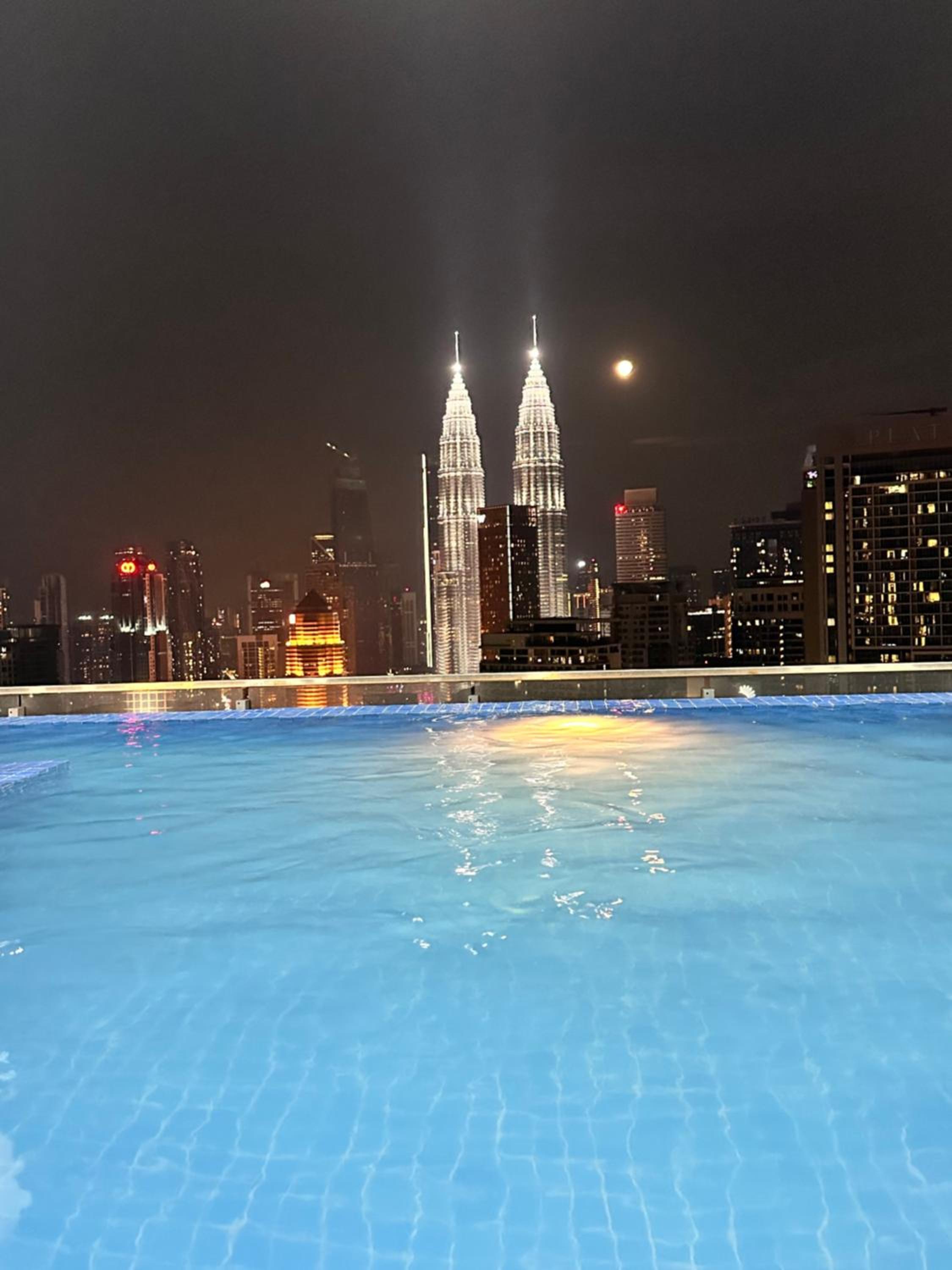 The Colony by Infinitum KLCC Sky Pool Kualalumpur