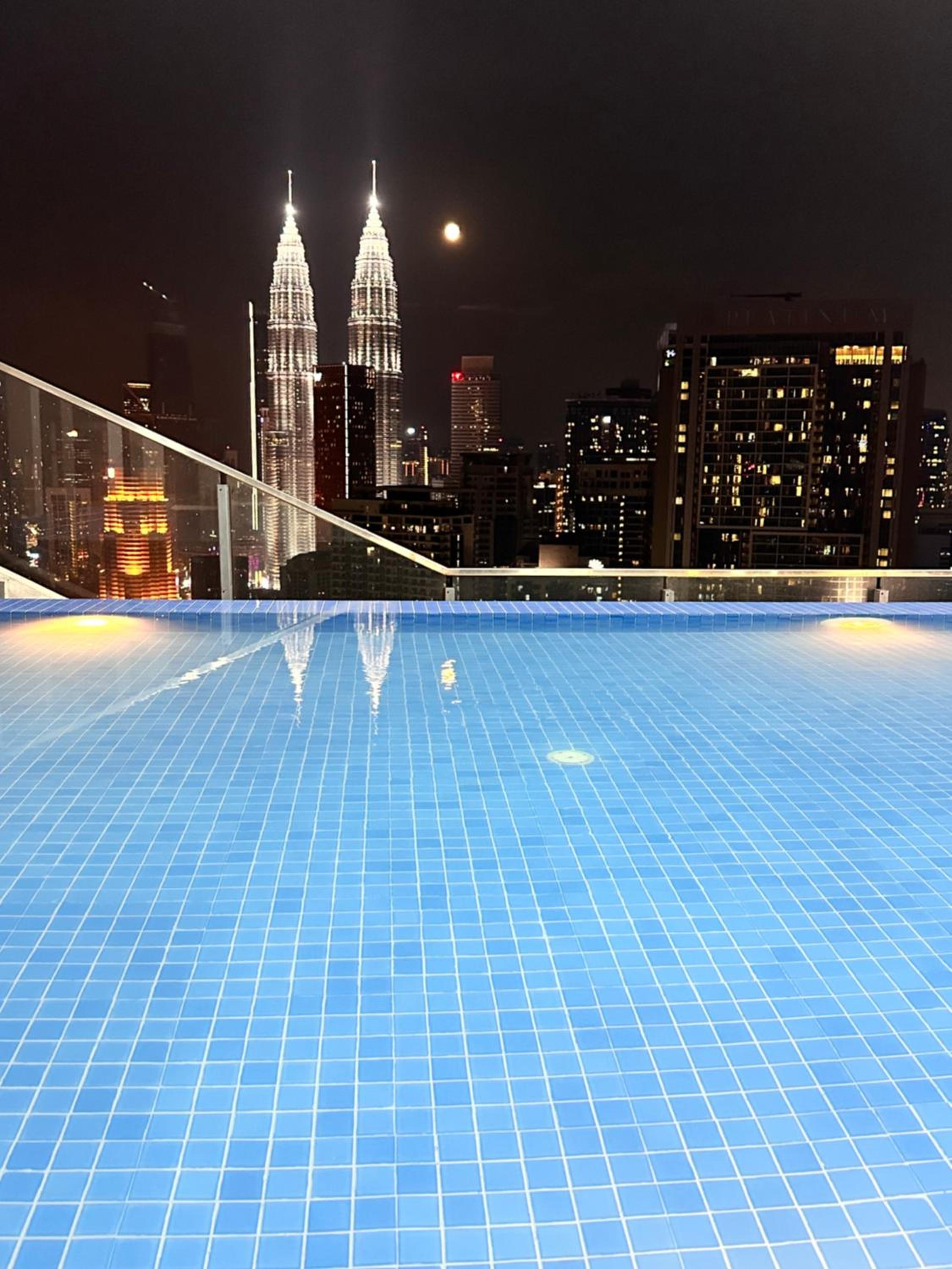The Colony by Infinitum KLCC Sky Pool Kualalumpur