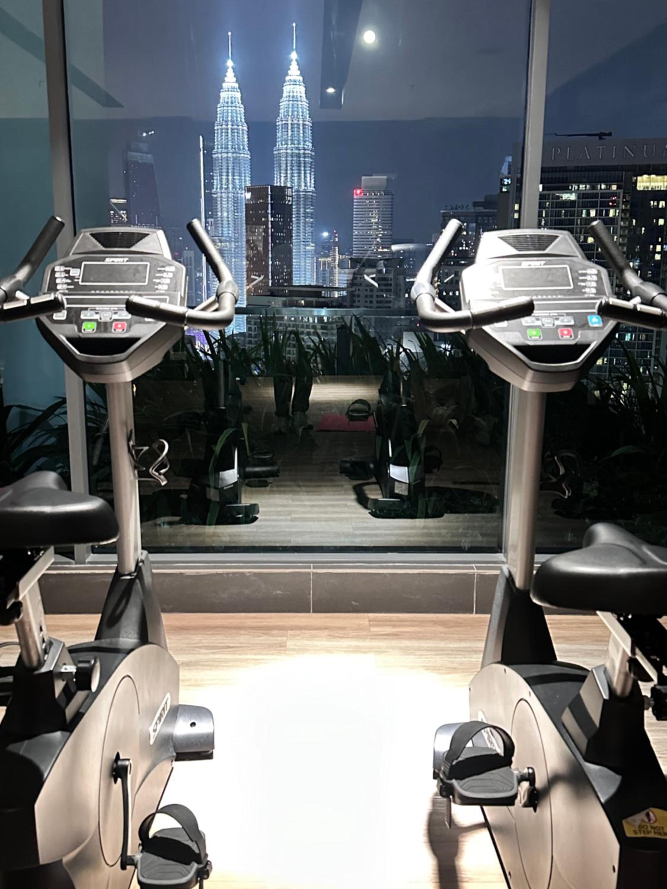 The Colony by Infinitum KLCC Sky Pool Kualalumpur