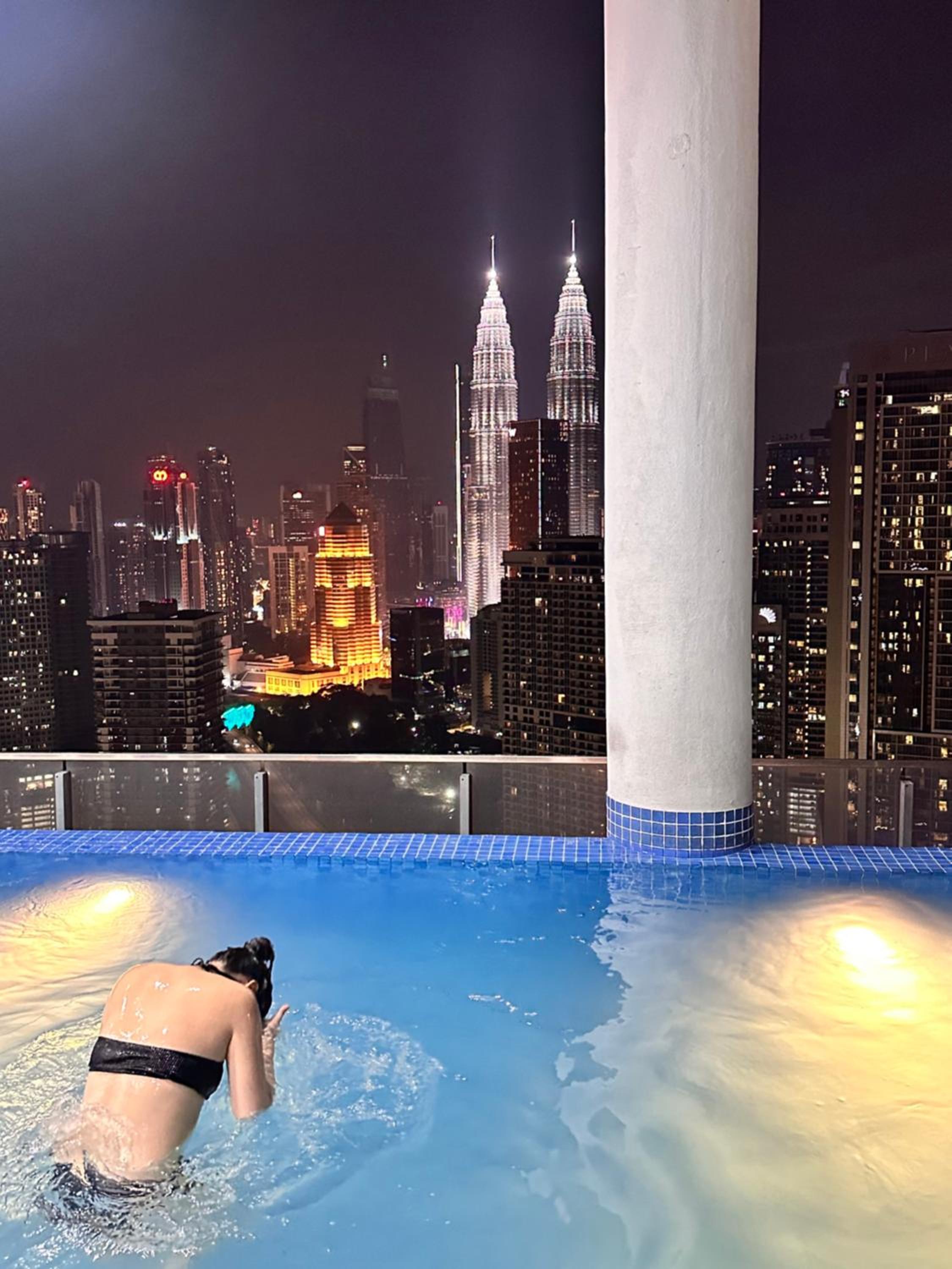 The Colony by Infinitum KLCC Sky Pool Kualalumpur