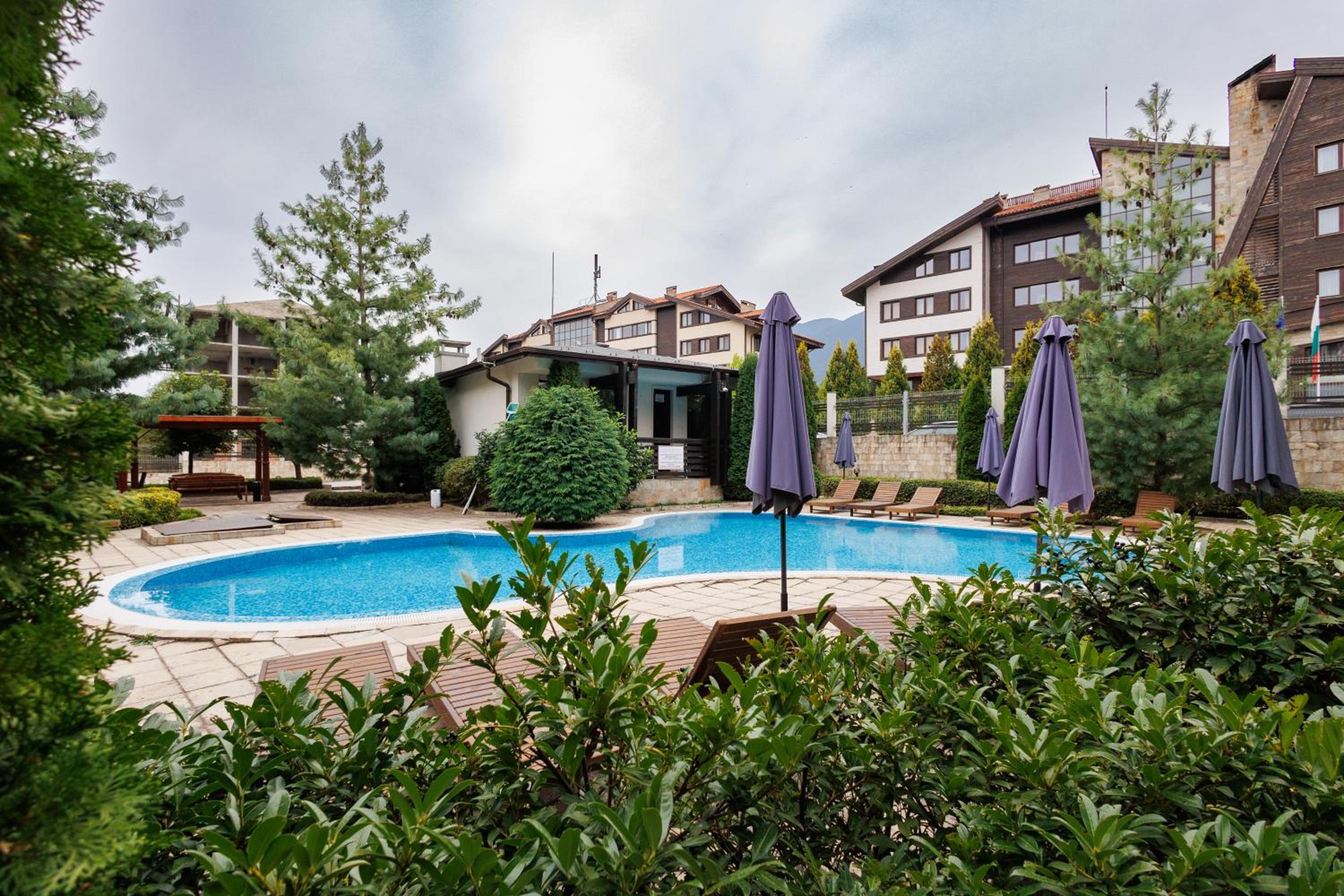 Garden apartment Aspen Suites A008