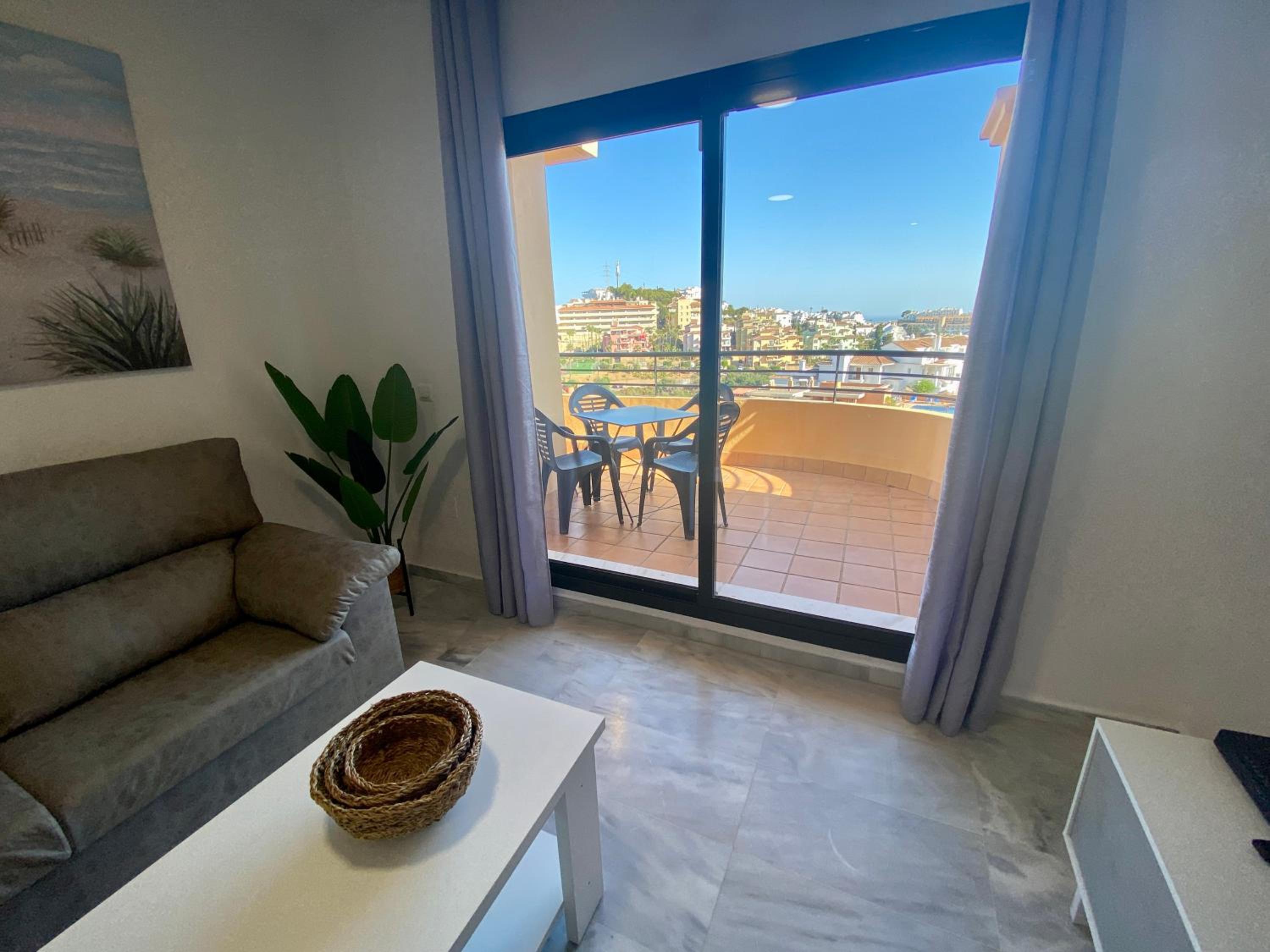 Dúplex con piscina, parking y golf view 2