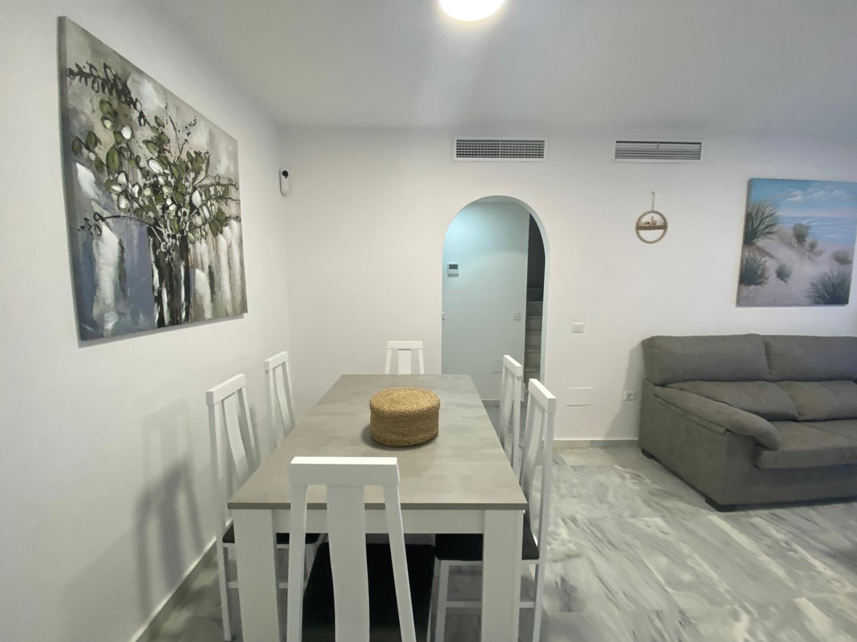 Dúplex con piscina, parking y golf view 3